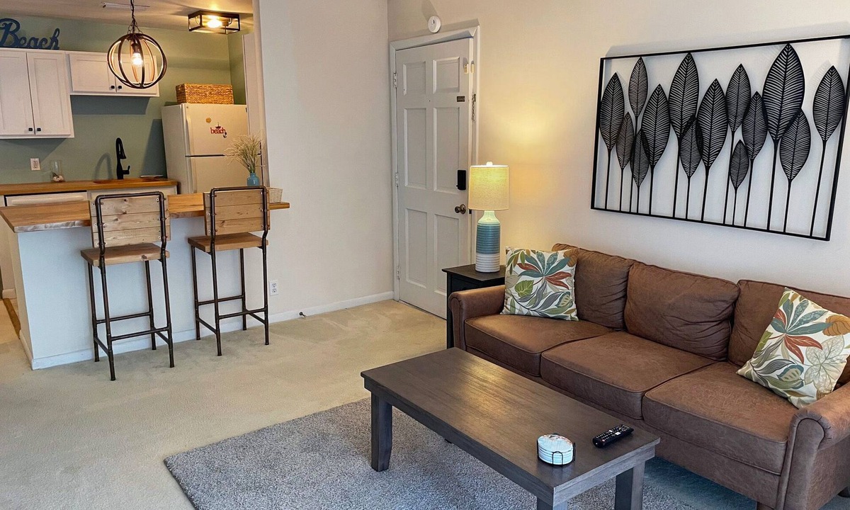Demere Park Condo | Ocean Walk, perfect location near village and beach!