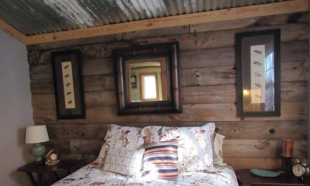 Claxton House | On the Riverbend Cabin