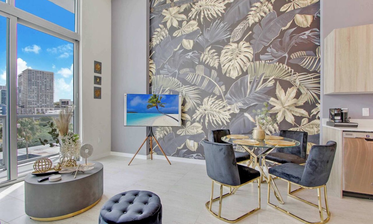 Northeast Miami Condo | One Bedroom Condo King Bed With City Views