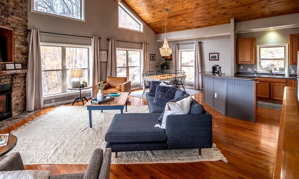 Beech Mountain Cabin | Open Living, Fall Views, Hot Tub, Near Ski Slopes