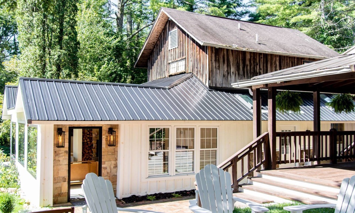 Highlands House | Outpost Inn