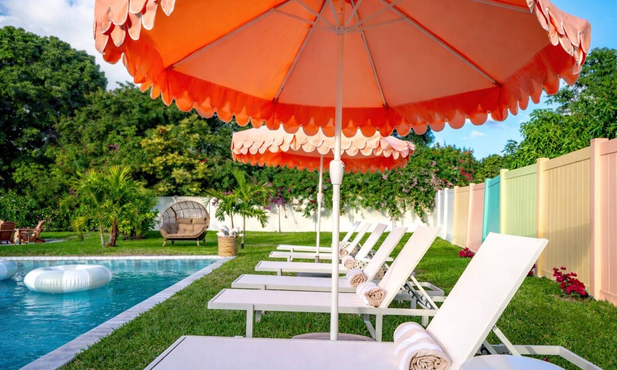 Palm Beach - West Palm Beach House | Palm Oasis | Salt Pool I Movies I Firepit I Golf