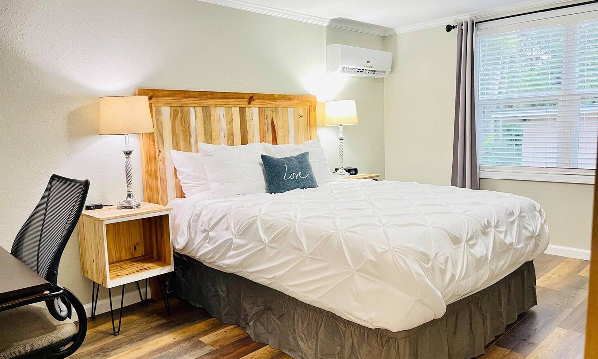 Lyons Apartment | Peaceful 1BR Corporate Apt - Travelers, Contractors & Medical Pros Welcome