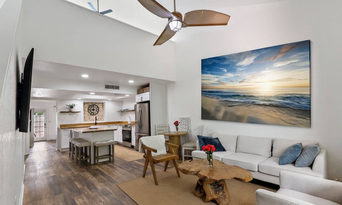 Fort Pierce Shores House | Peaceful 2-bedroom townhome across the street from beach in N. Hutchinson Island