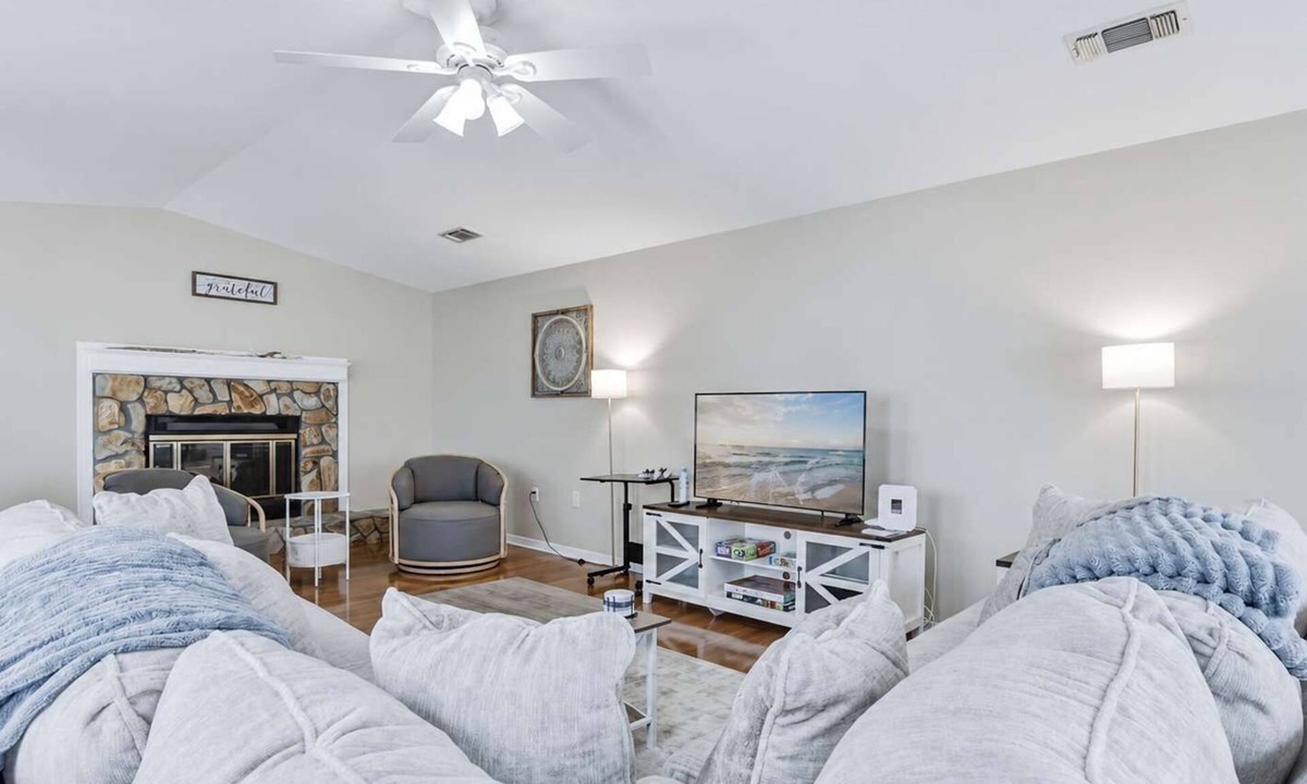 Wright House | Peaceful Fort Walton Home near Beaches & Dining
