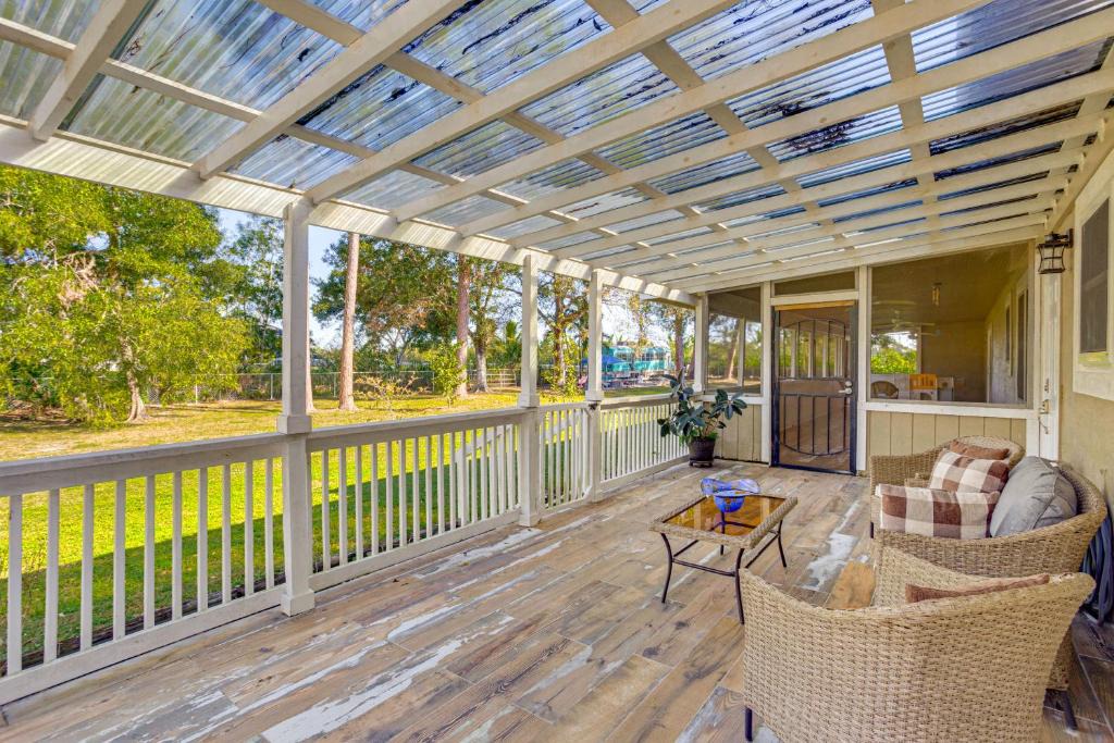 Hunt Club Apartment | Peaceful Loxahatchee Apartment w/Covered Porch