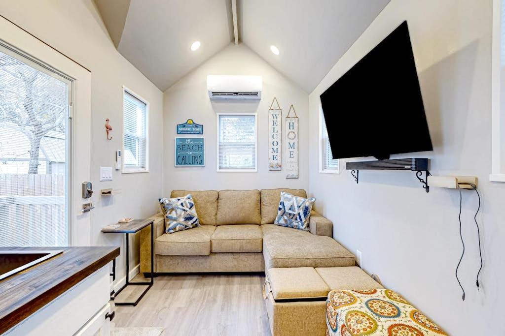 Navarre House | Peaceful & sun-soaked getaway with fire pit & W&D - near beaches trails & golf