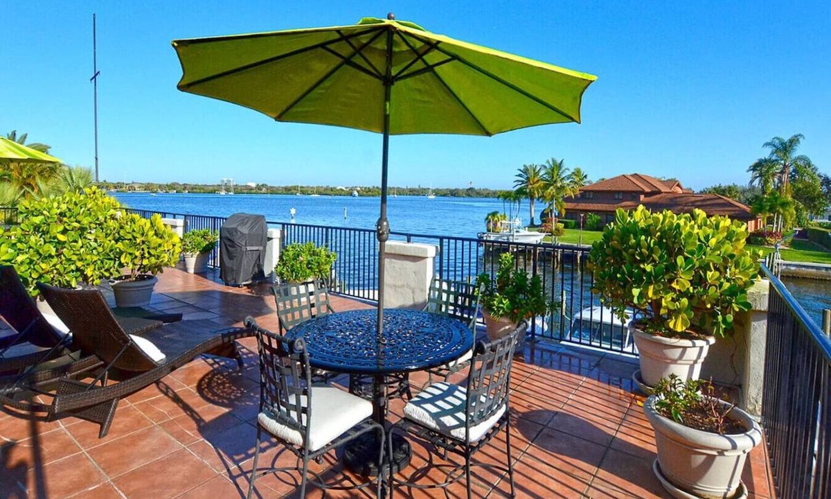 Vero Beach Apartment | Penthouse #5 on Intracoastal Waterway