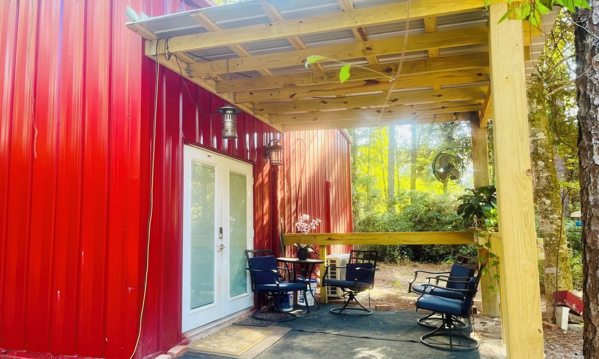 Fairhope Apartment | Perfect 1-bedroom Barndominium with AC in charming Summerdale/Fish River