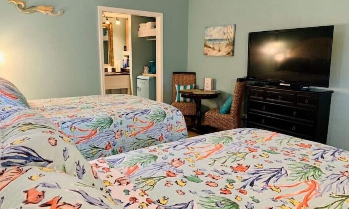 Tybee Island Hotel | Perfect Location at Tybee Island!