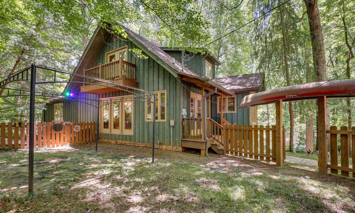 Conyers Cabin | Pet-Friendly Conyers Cabin - 23 Miles to Atlanta!