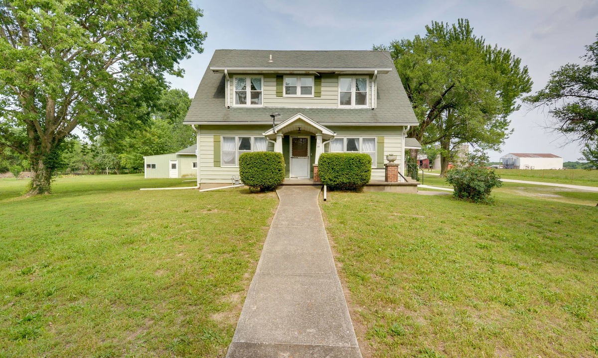 Sheldon House | Pet-Friendly Home: Patio & Yard in Sheldon