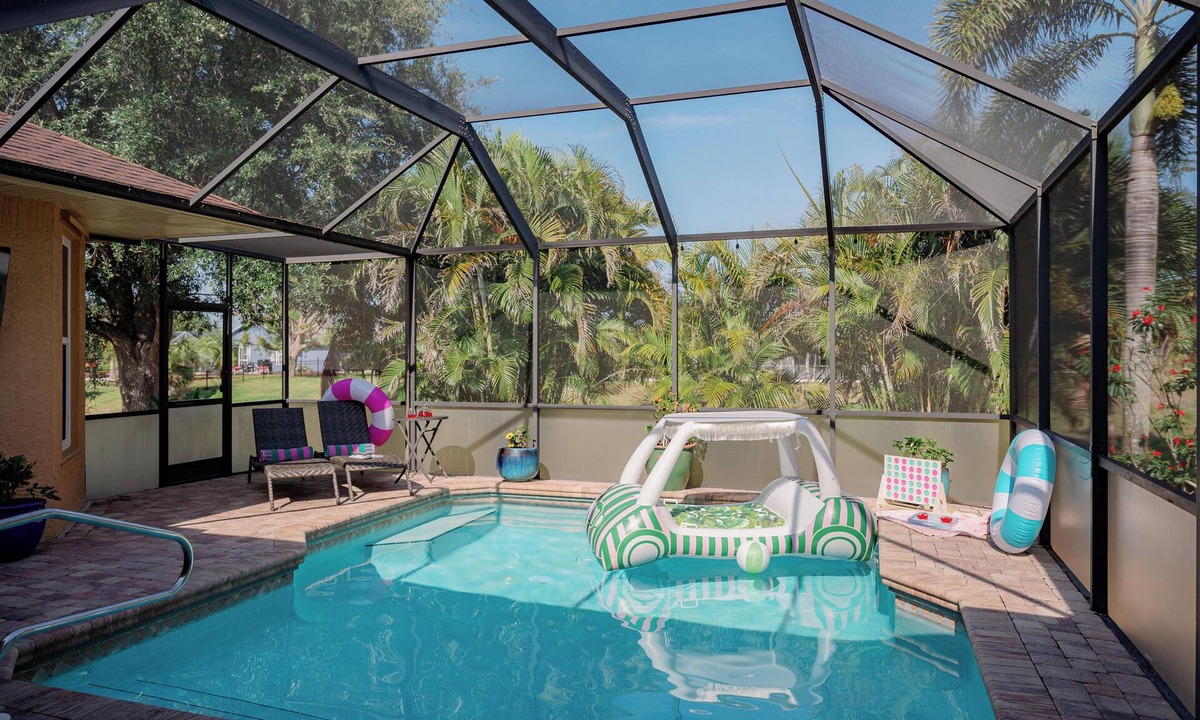 Broadmoor House | Pet-Friendly House w/Pool & Beach Access