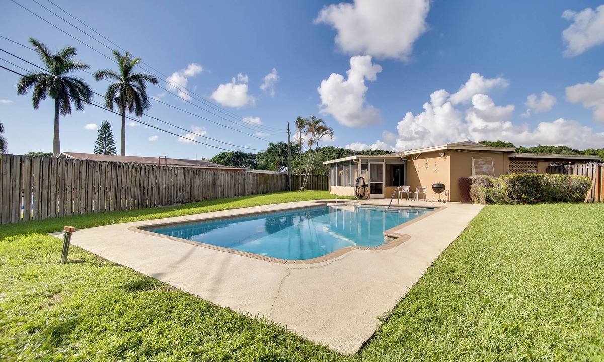 Margate House | Pets Welcome: Cozy Home w/Pool in Margate!