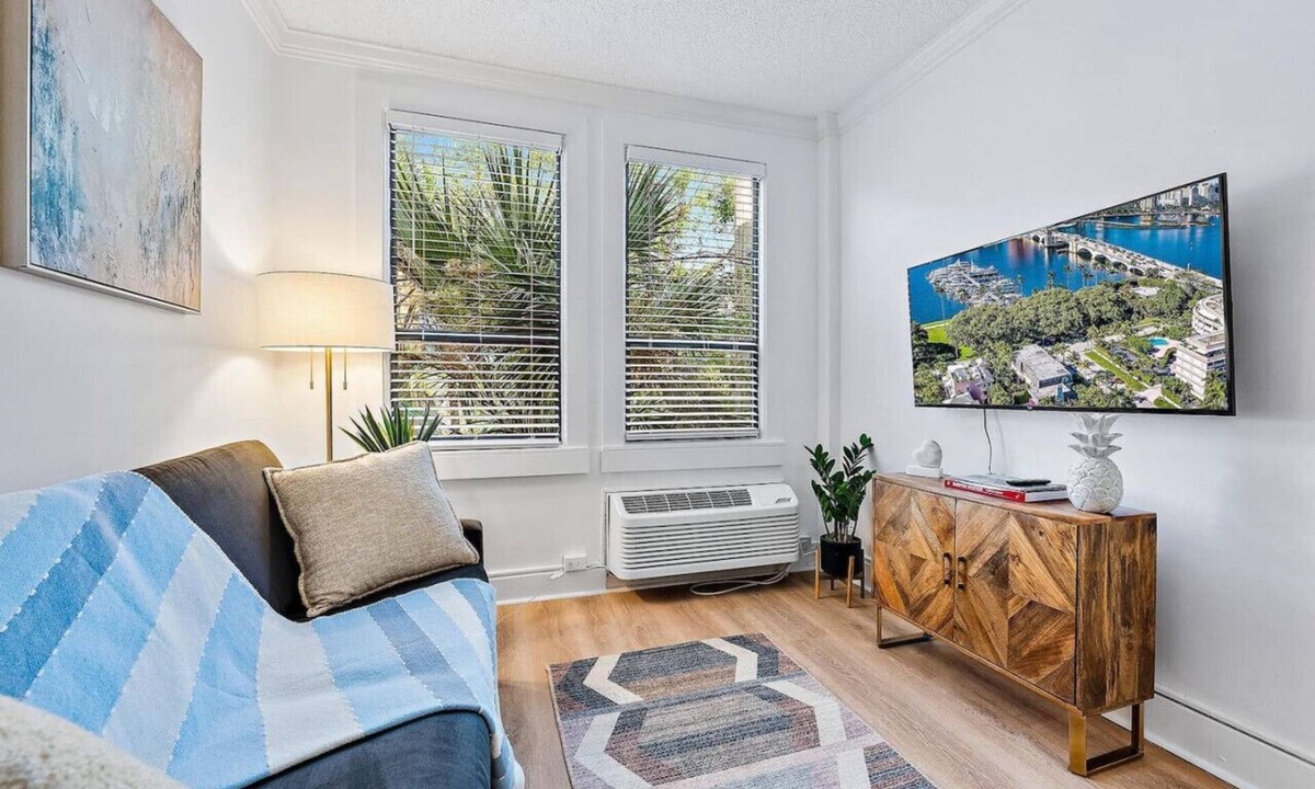Palm Beach Condo | Pineapple Pad 2.0 | Sleek 1BR · Steps to the Beach