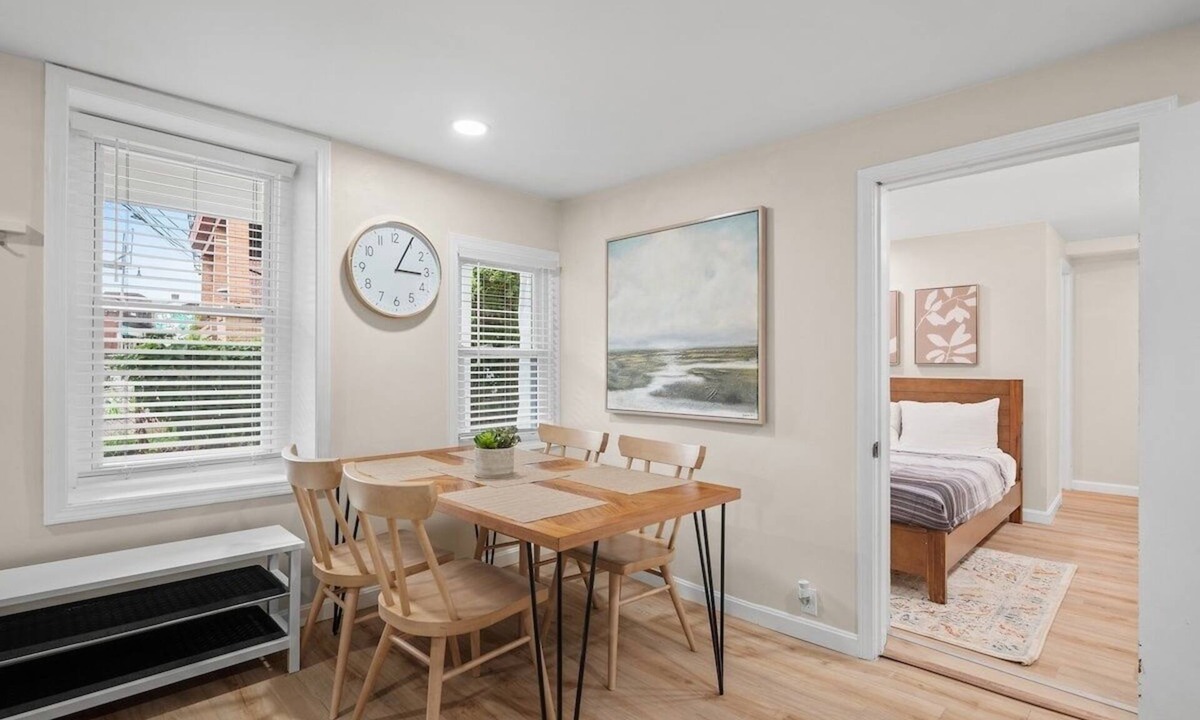 Pittsburgh Apartment | Pittsburgh Modern & Cozy 2 Bedroom With Free Parking