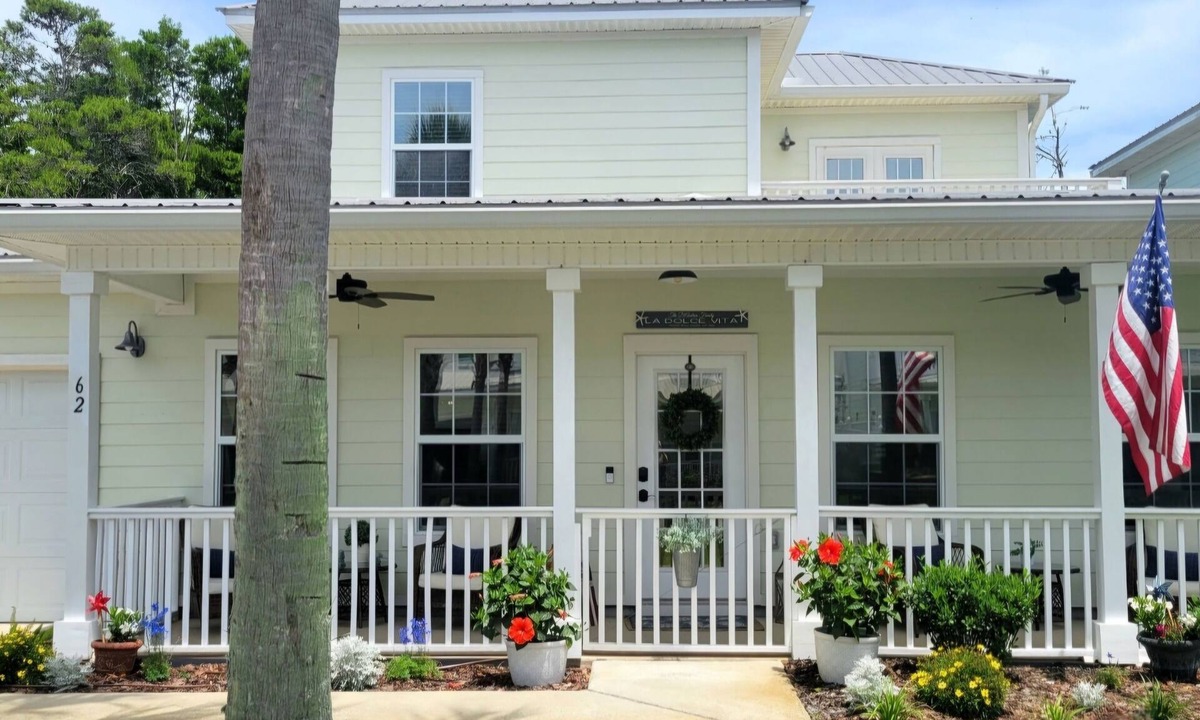 Frangista Beach House | POOL-5 MIN WALK TO BEACH-DOG FRIENDLY-GREAT REVIEWS!