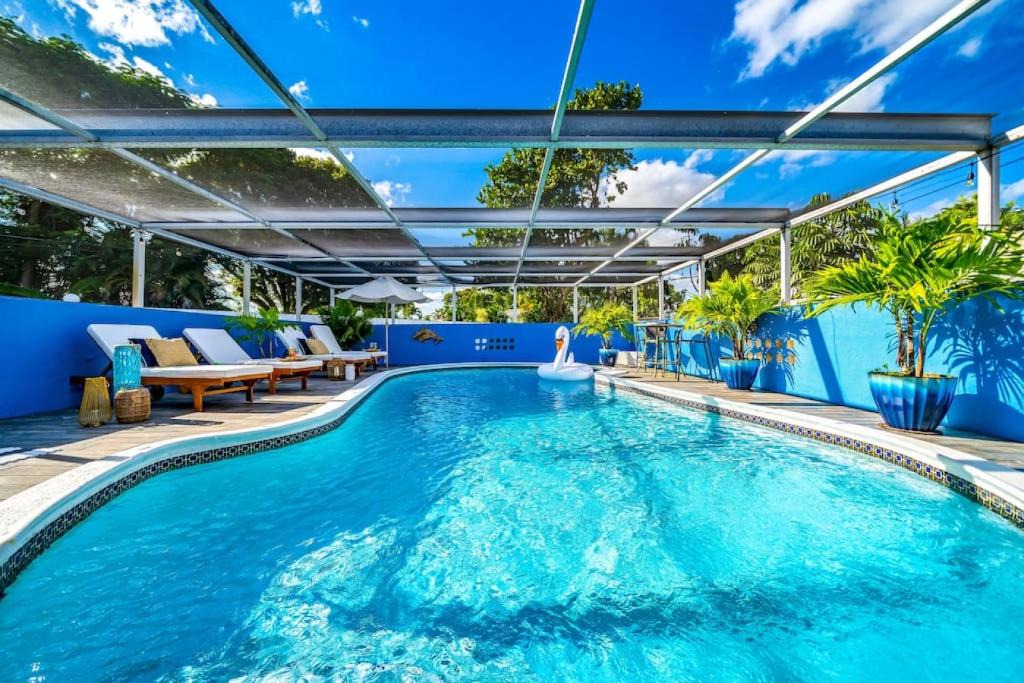 Oakland Park House | Pool and Hot Tub Just 10 Close to All