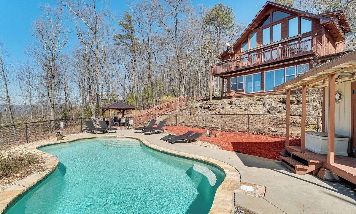 Helen Cottage | Pool, Hot Tub & Mountain Views: Cleveland Cabin