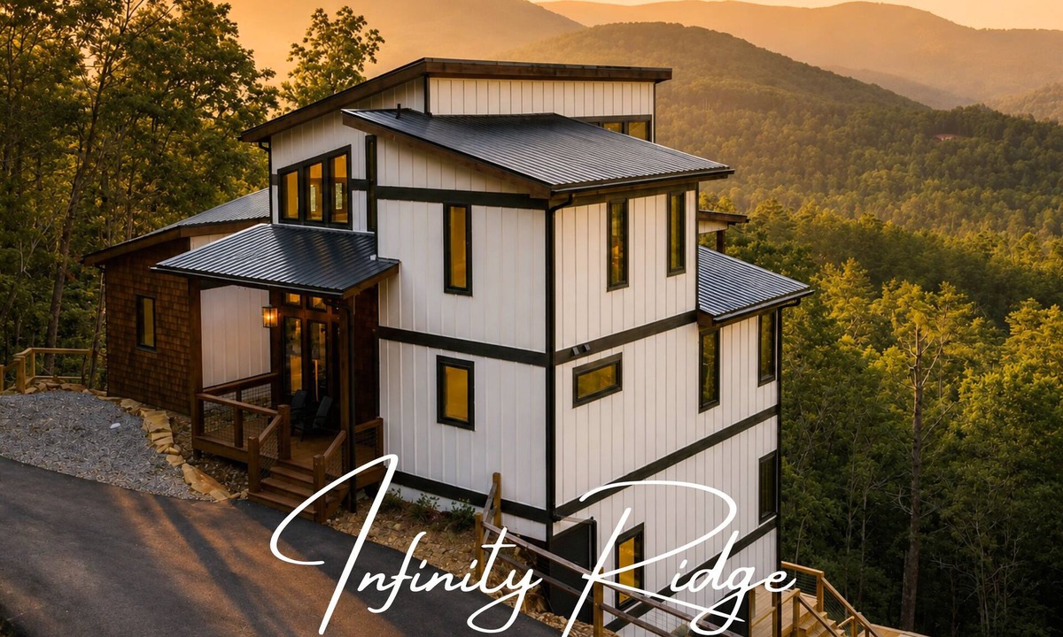 Epworth Cabin | Pool Paradise Retreat Spectacular Views HotTub FirePit Games Secluded