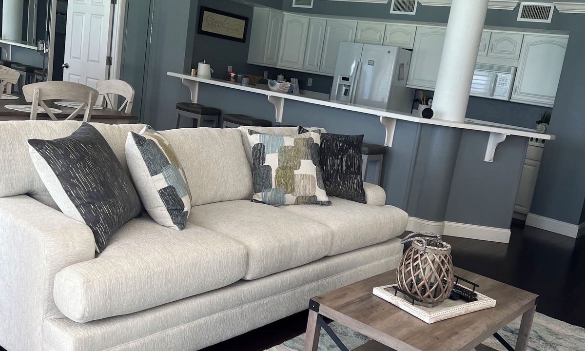 Daytona Beach Shores Condo | Premier 9th Floor End 3BR 3BA - No Drive Beach!