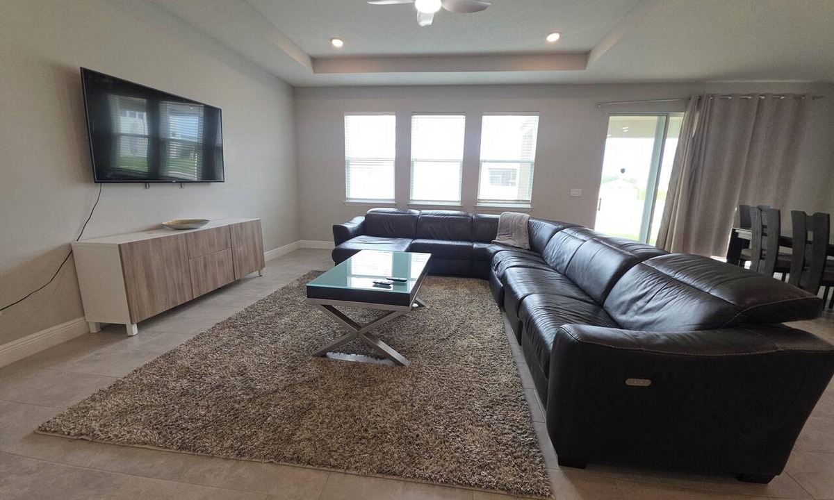 Wesley Chapel House | Prime Location - Spacious & Bright 4B 3Ba Home