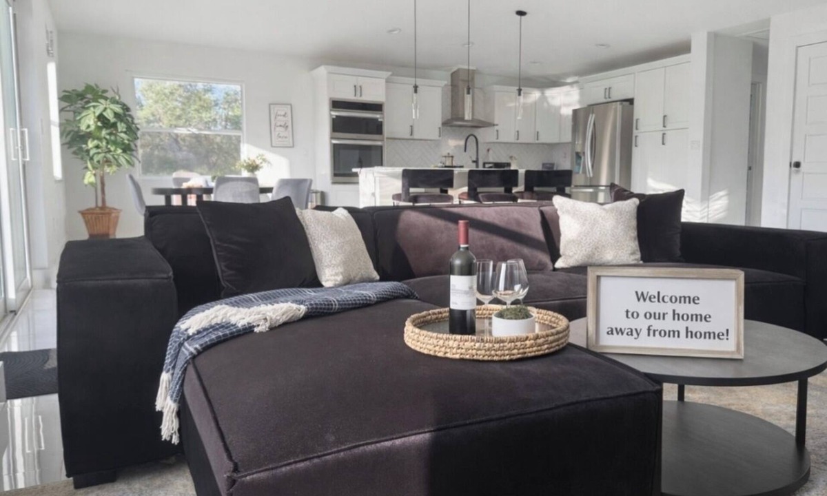 Florida South Atlantic Coast House | Private 2-Acre Luxury Retreat 3BR LEGOLAND 30 Miles