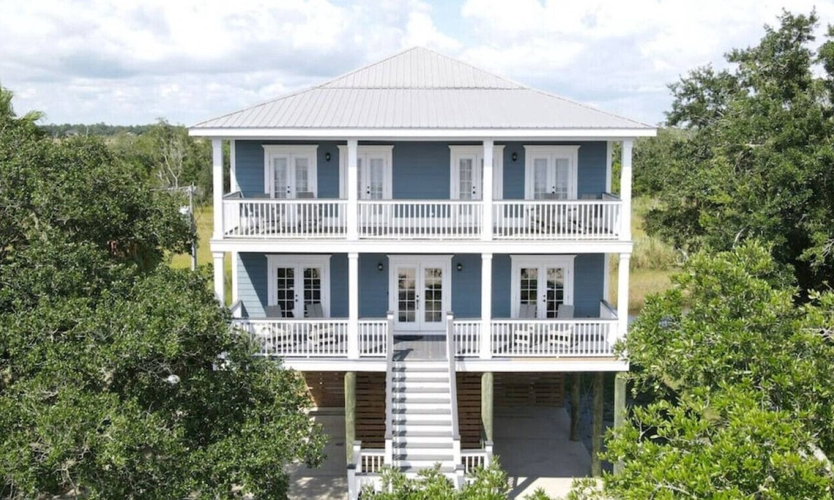Ocean Springs House | Private Beach-Gulf Front, Pet-Friendly, Breathtaking Sunsets, Cotton Candy Skies