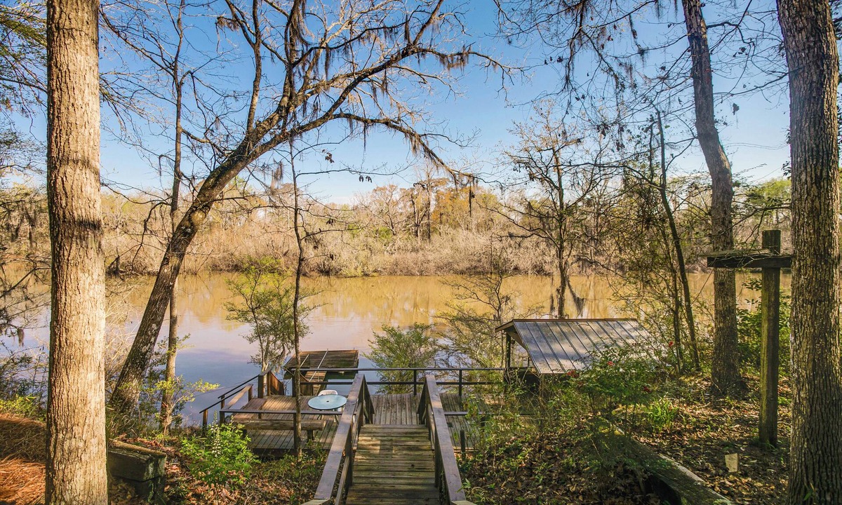 Jesup Cabin | Private Dock + River View: Cabin Retreat in Jesup