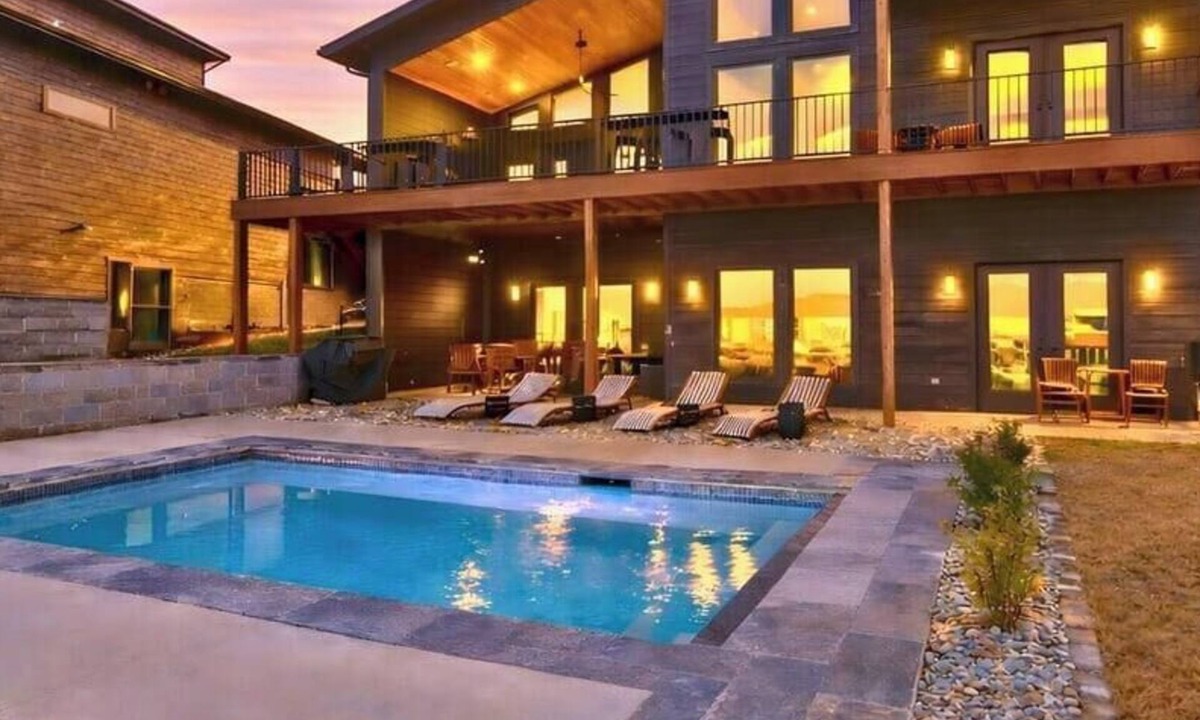 Hot Springs House | Private Pool, Dock, Movie Room on Lake Hamilton