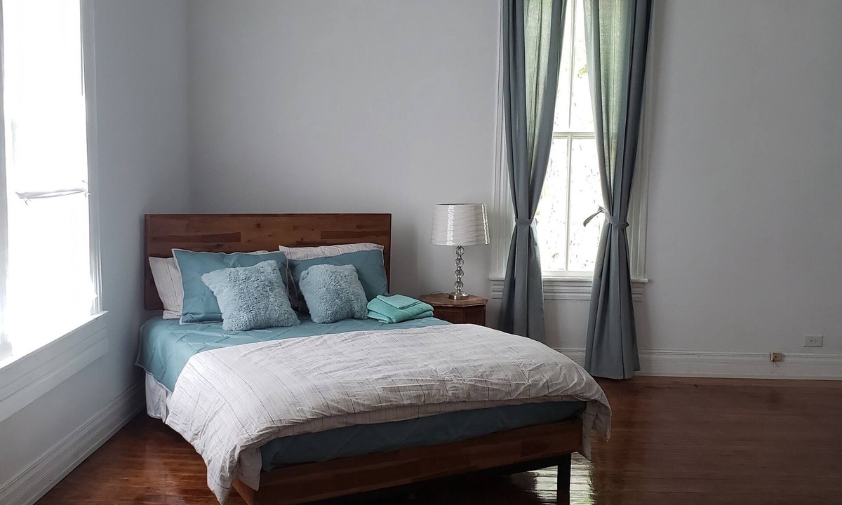 Marshall House | Private room. Private entrance. Private drive.