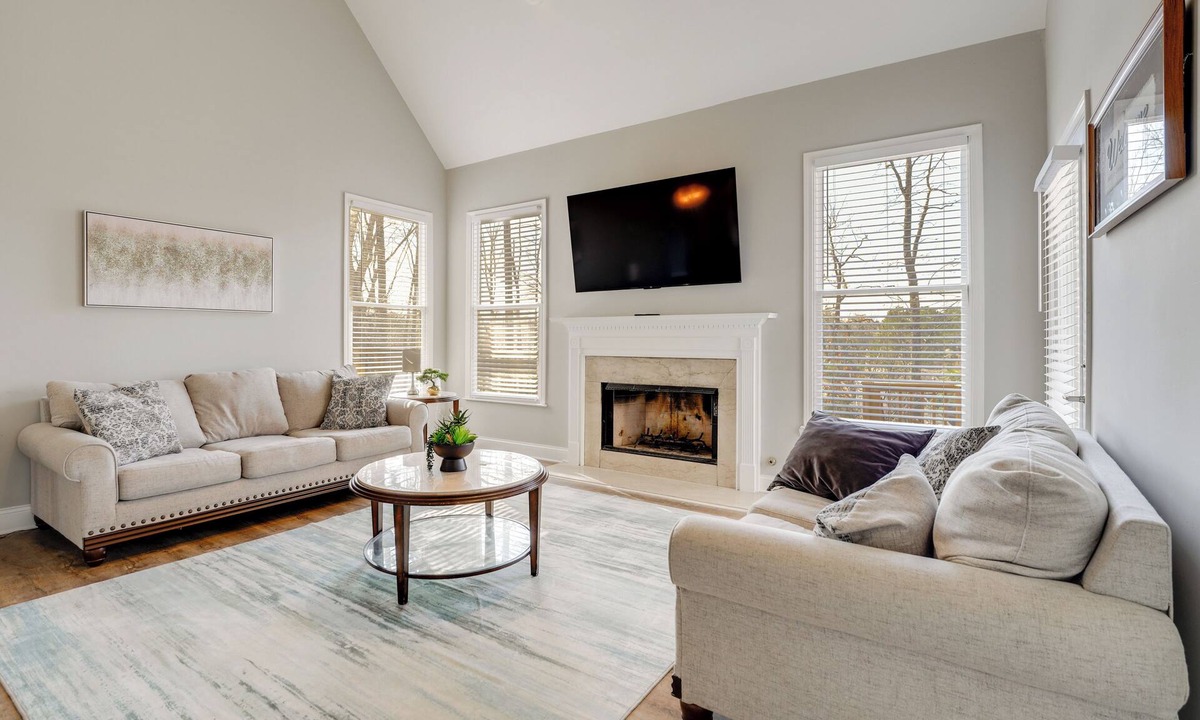 Acworth House | Private Yard & Pool Access! Family Home in Acworth