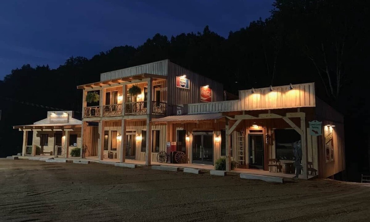 Morris Chapel House | Prospector Pickwick Lake/Presidential Suite