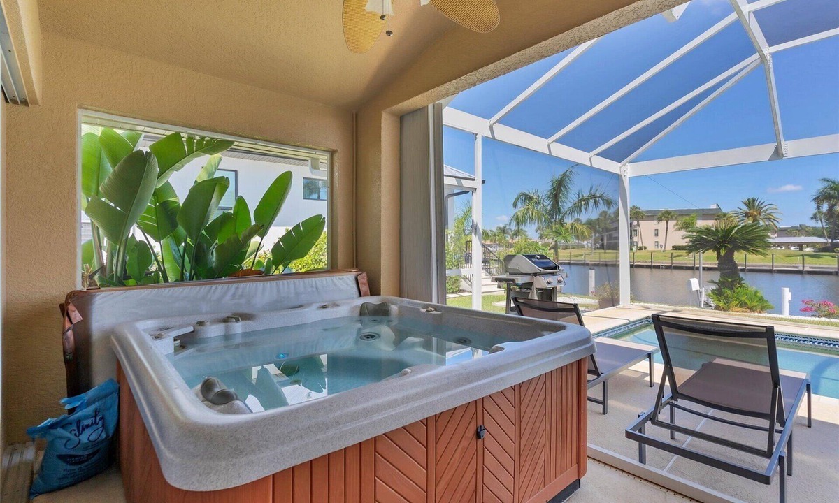 Punta Gorda House | Punta Gorda Isles 3 Bedroom Pool+Hot Tub Home