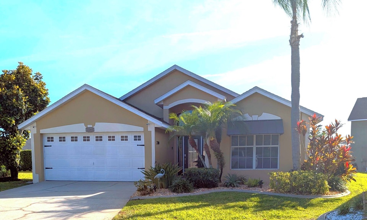 Haines City Villa | Put some MAGIC into your vacation. Disney only 20 minutes away!