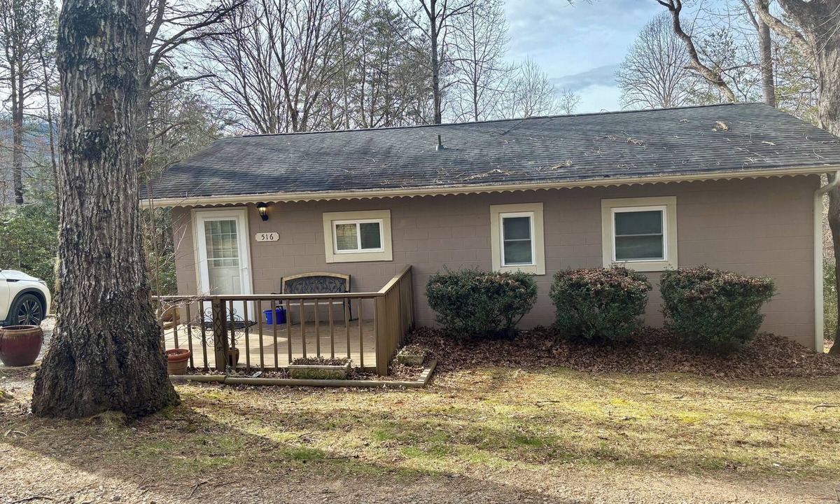 Franklin House | Quaint 2-bedroom, 1-bath house in charming Cowee Valley Franklin NC