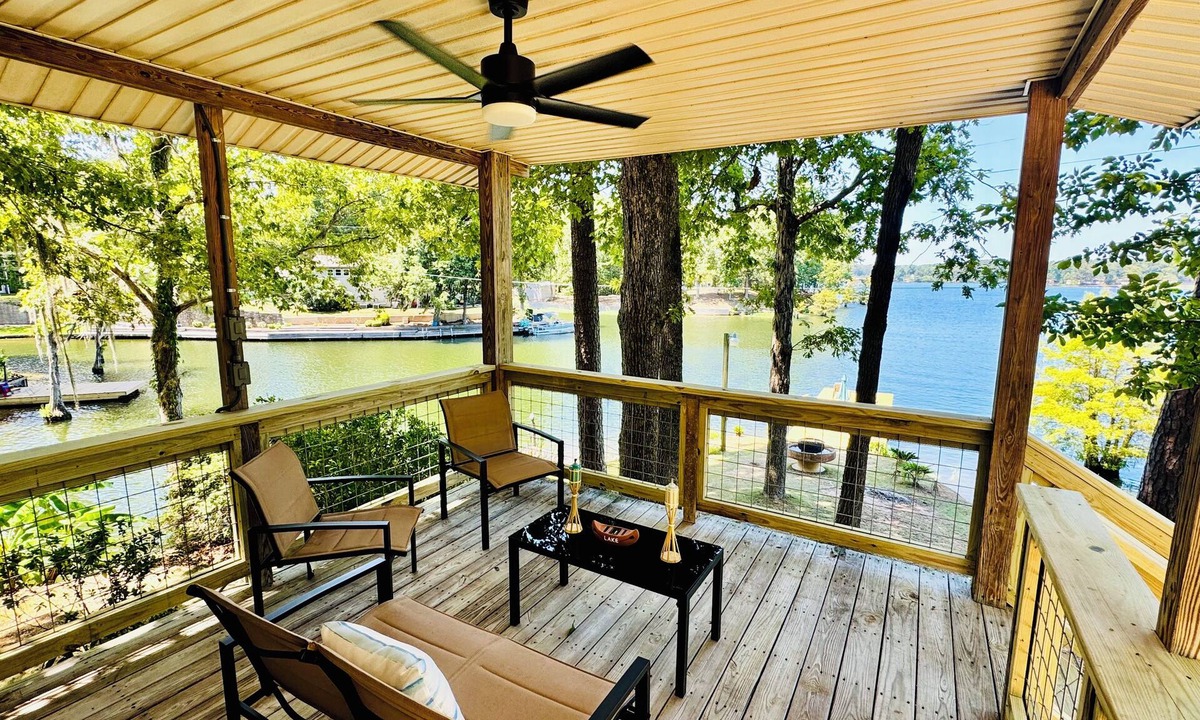 Titus Cottage | Quaint cottage on Lake Jordan in Titus, Alabama. Private Boat launch!