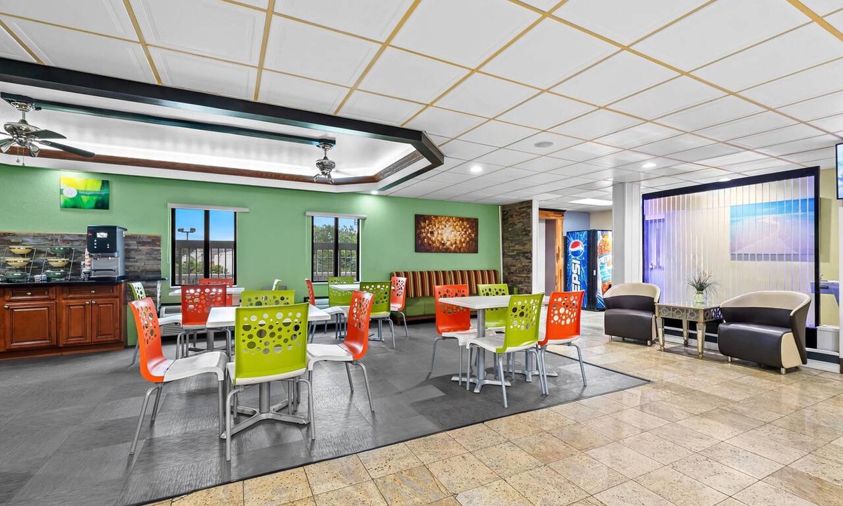 Lupton City Hotel | Quality Inn Hixson - Chattanooga
