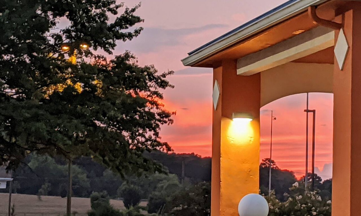 Priceville Hotel | Quality Inn & Suites Decatur - Priceville I-65