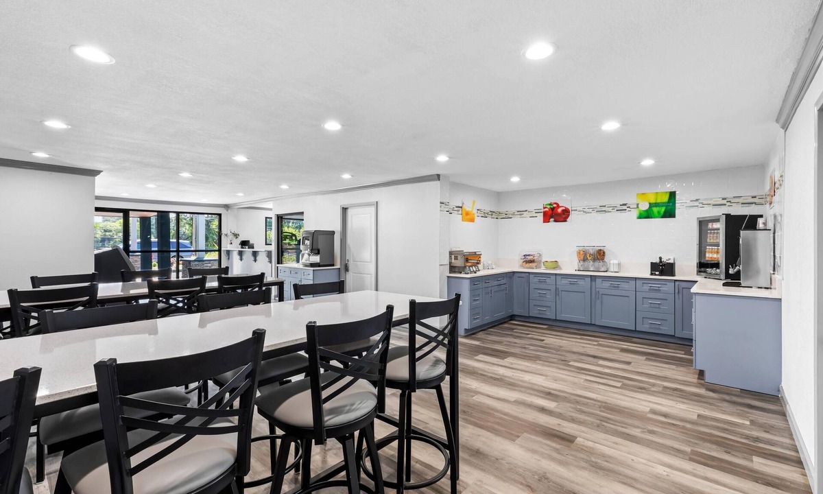 East Point Hotel | Quality Inn & Suites East Point - Atlanta Area