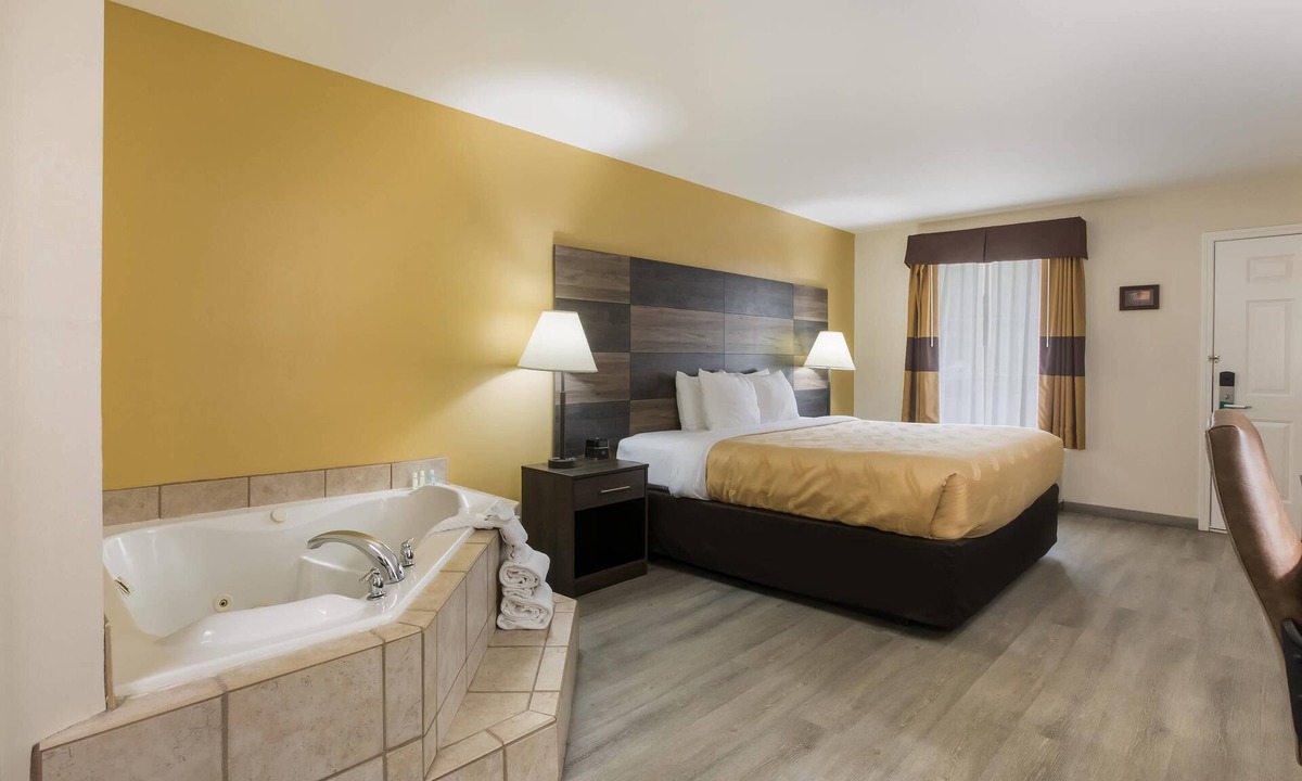 Greensboro Hotel | Quality Inn & Suites Greensboro near Lake Oconee
