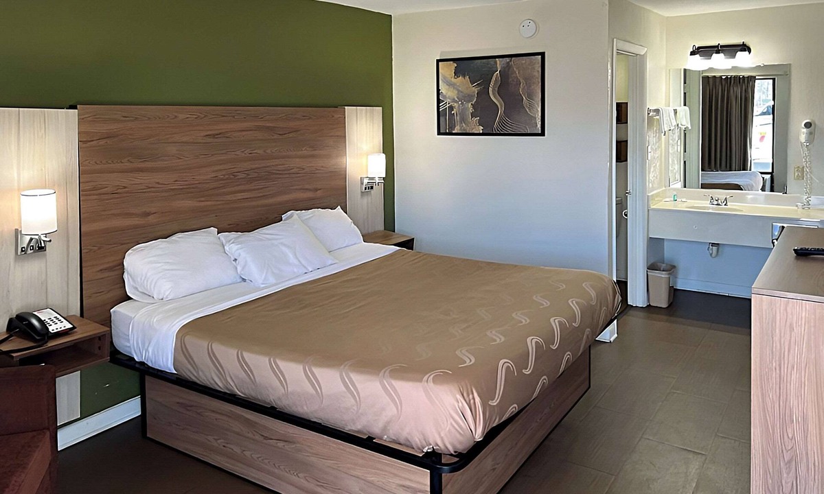 Thomson Hotel | Quality Inn Thomson
