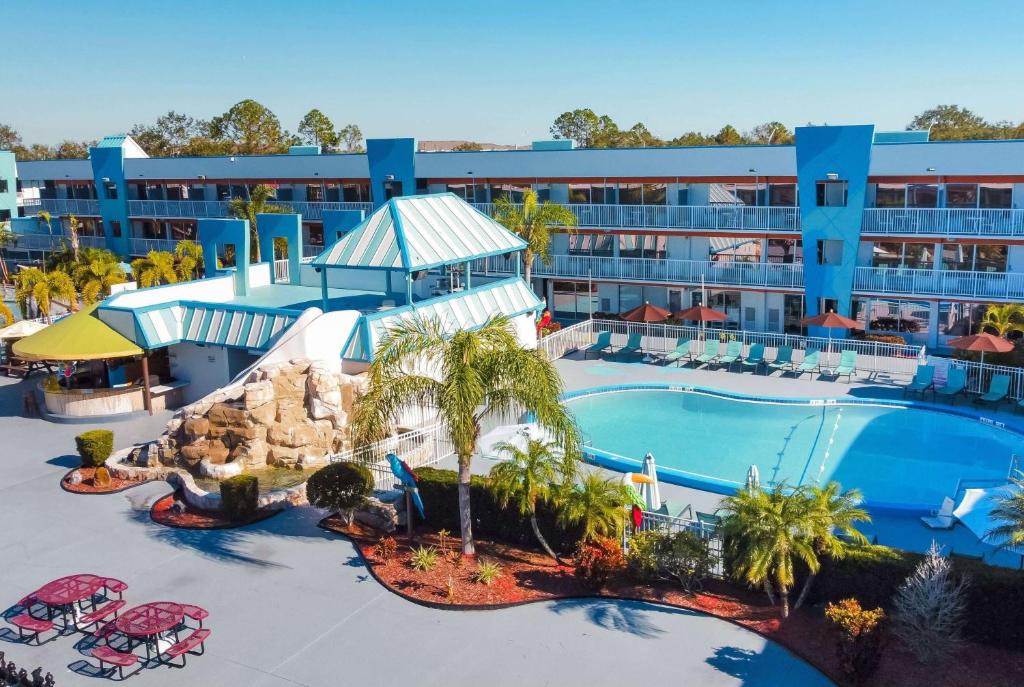Kissimmee Hotel | Ramada by Wyndham Flamingo Water Park