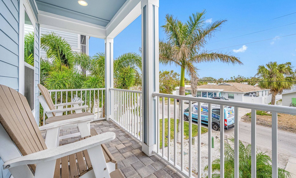 Redington Beach House | RBV #314 - ⭐ Huge Townhouse! Great Rates-Walk to Beach! ⭐