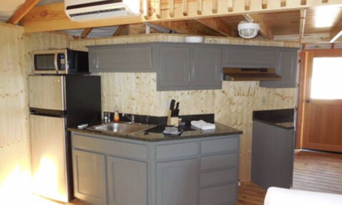 Alpine Bay Cottage | Red Yurt in Clear Creek Cove RV Resort sleeps 6 Logan Martin Lake