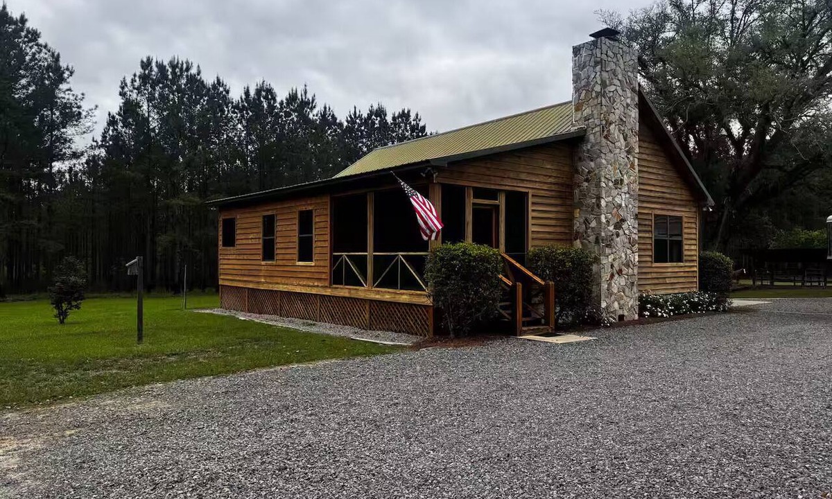 Brooks County House | Reedy Creek Hideaway
