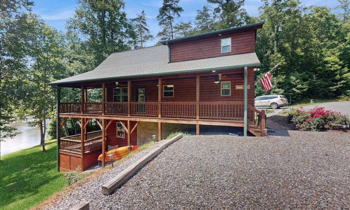 Murphy House | Relax by the river in Murphy: Spacious decks, stunning views, and endless advent