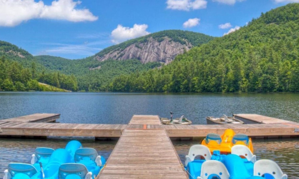 Sapphire Resort | Relaxing Getaway! Close to Ski Sapphire Valley, 3 Pools, Free Parking