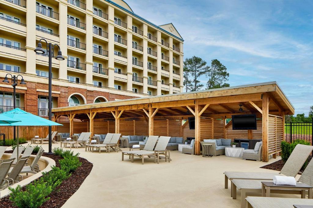 East Florence Hotel | Renaissance Shoals Resort & Spa