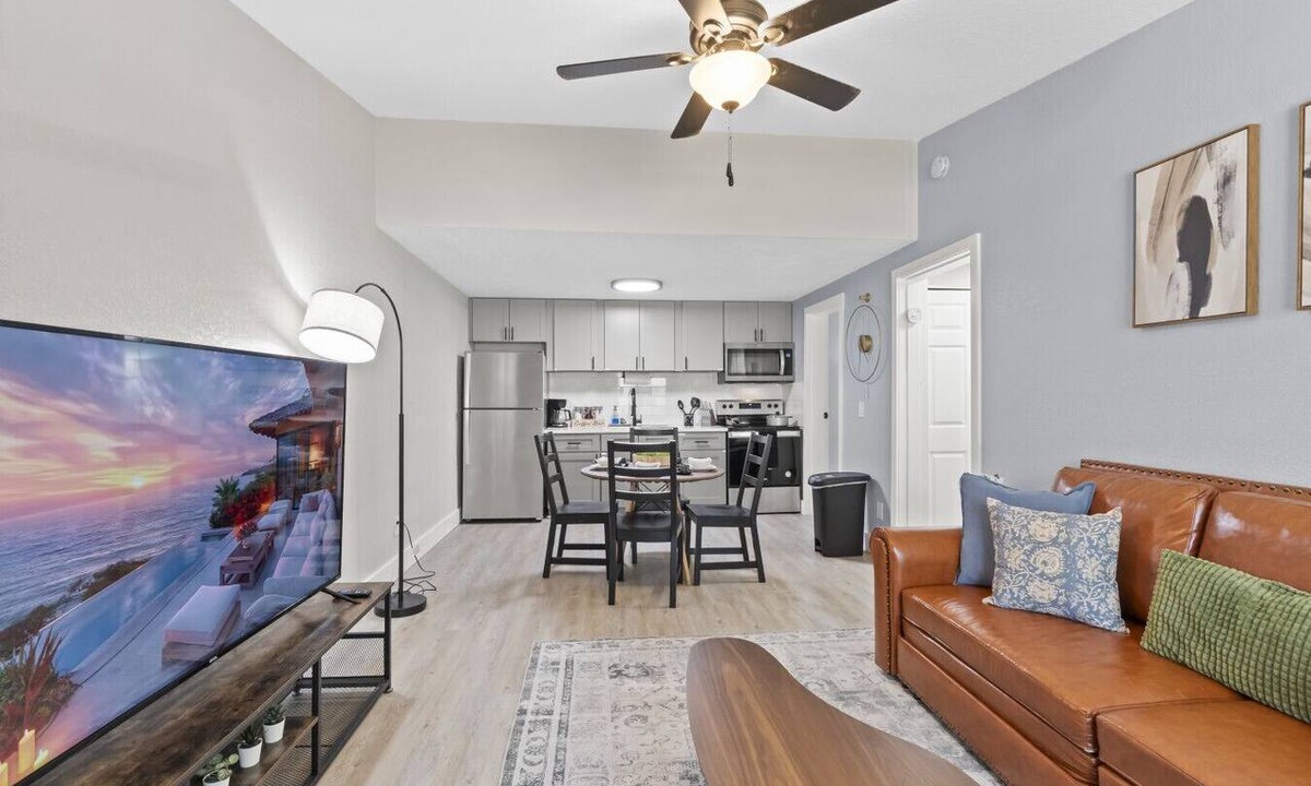 Columbus Apartment | Renovated 1BR + Office | 15 Min Sand Hill Gate